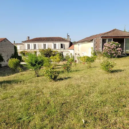 Maison De Maitre Maison d'hôtes Gimeux